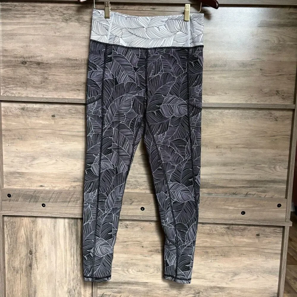 Victoria's Secret On Point Black White Floral Leggings Yoga Preppy Athleisure